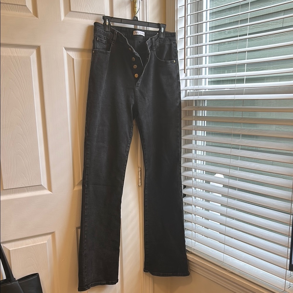 Zara Women's Black Flare Jeans Stretch (only worn once)